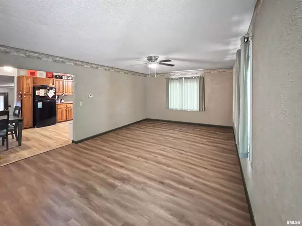Mt Sterling, IL 62353,606 N MAPLE ST