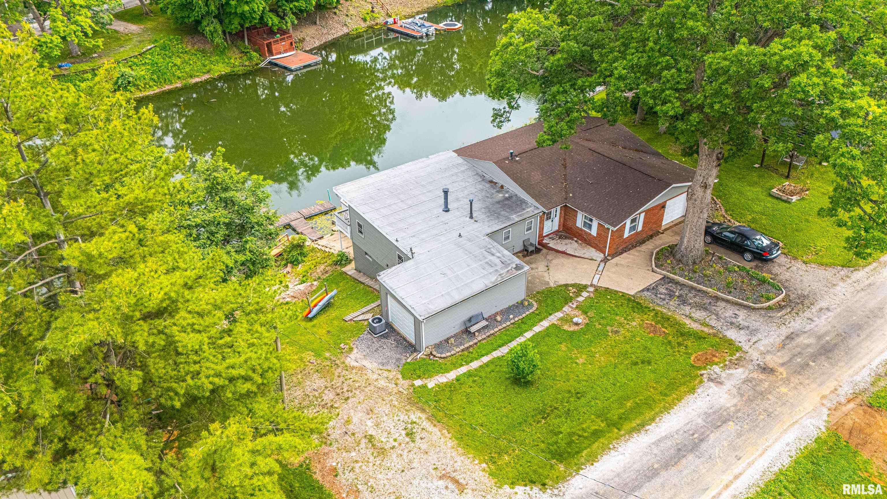 Petersburg, IL 62675,327 ELM LN