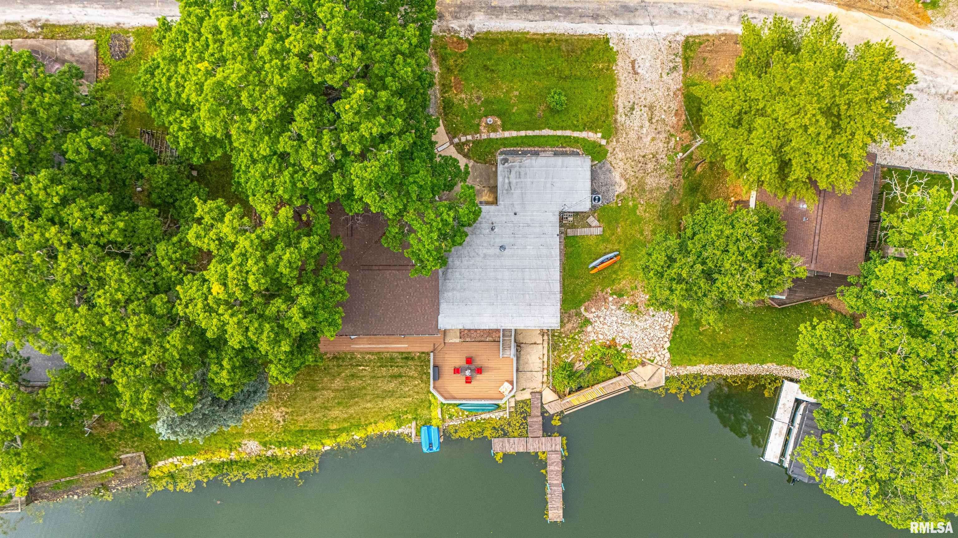 Petersburg, IL 62675,327 ELM LN