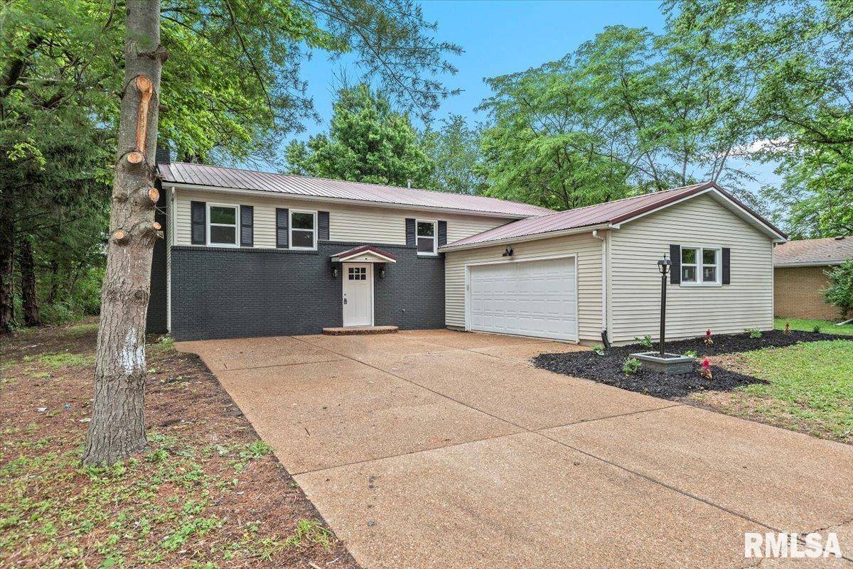 20 Covered Bridge Acres, Glenarm, IL 62536