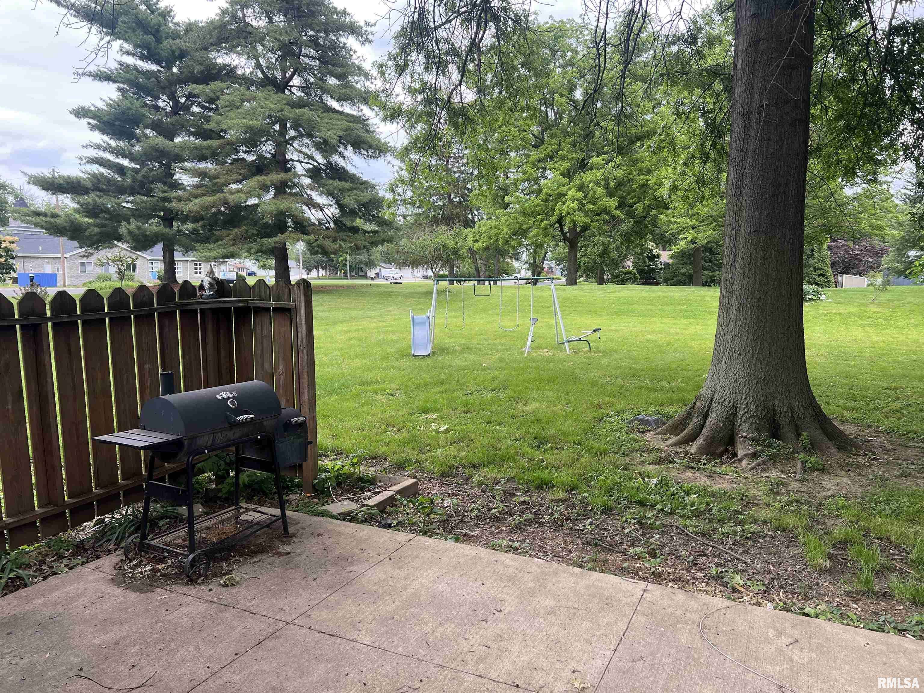 Jacksonville, IL 62650,216 BROOKSIDE DR
