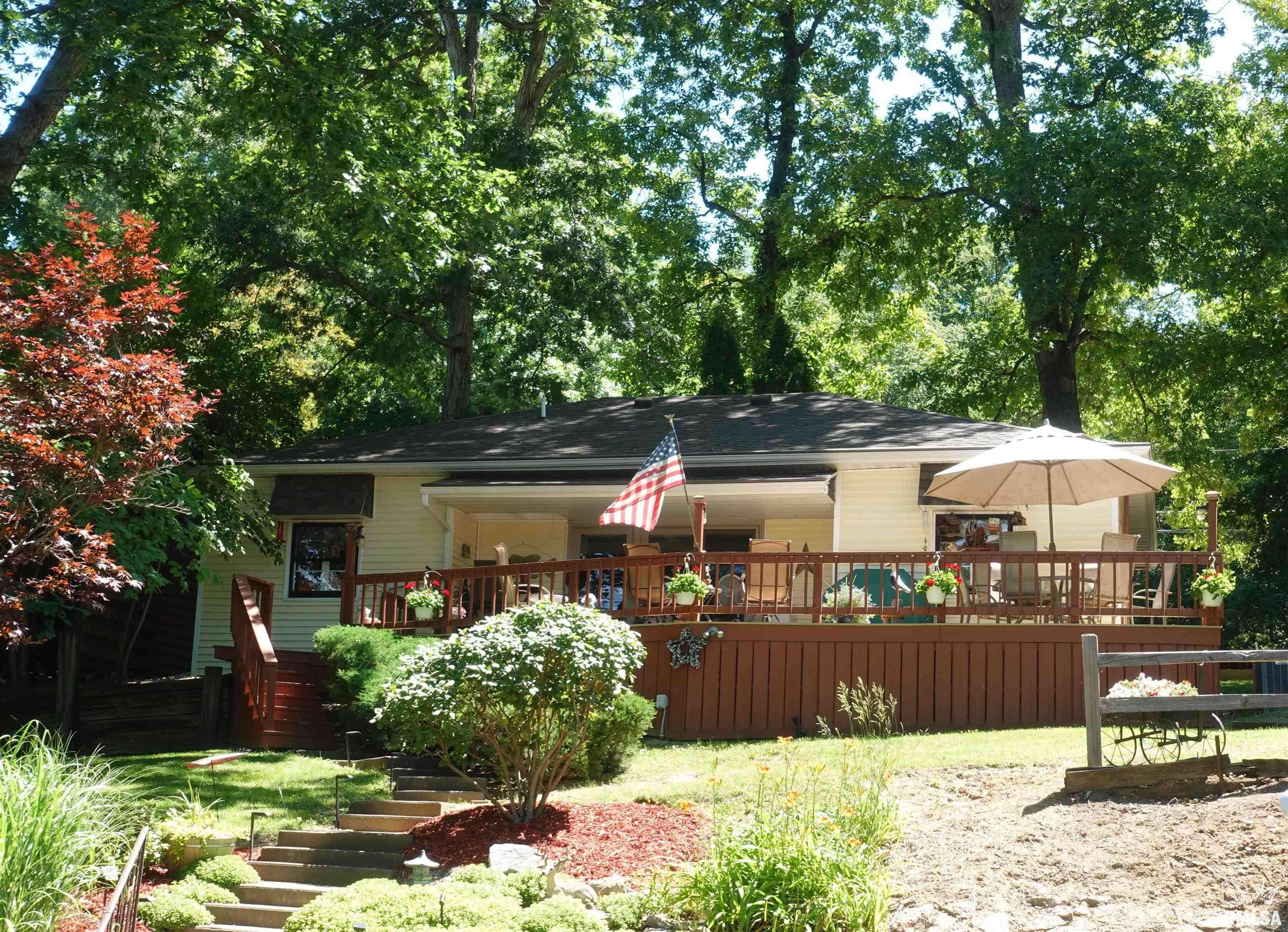 991 BREEZY BLUFF DR, Galesburg, IL 61401