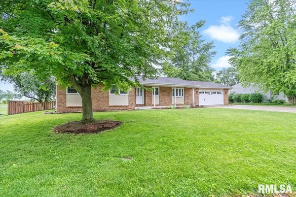 Auburn, IL 62615,3 OAKWOOD LN