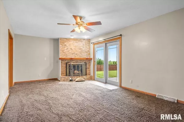 Auburn, IL 62615,3 OAKWOOD LN