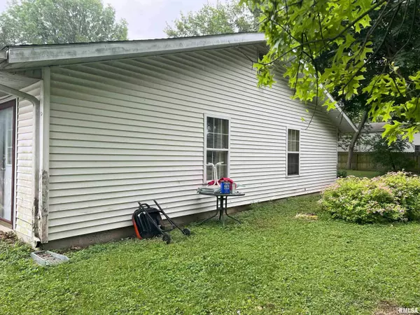 Jacksonville, IL 62650,1035 Beesley AVE