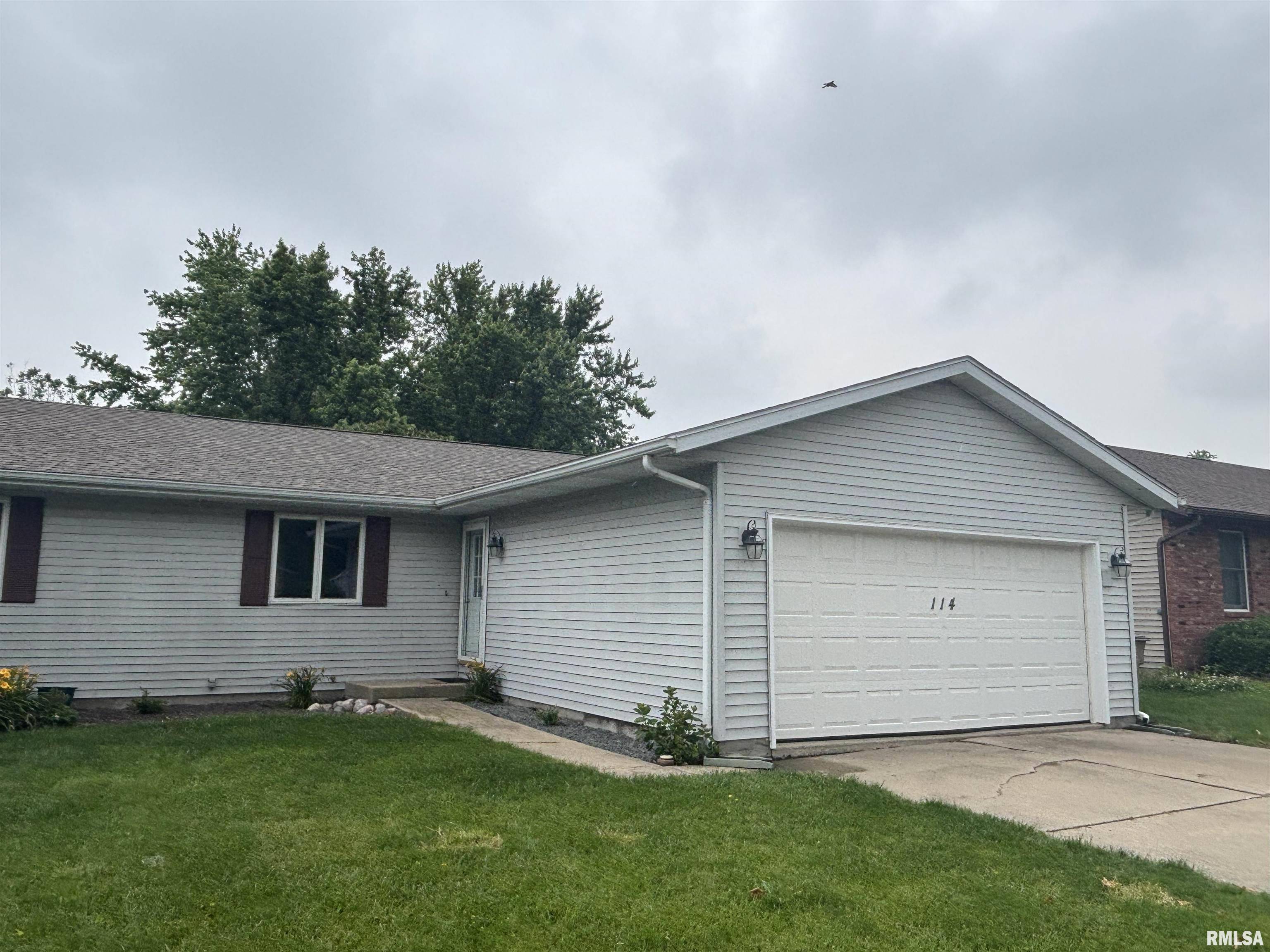 114 S SANGAMON ST, Auburn, IL 62615