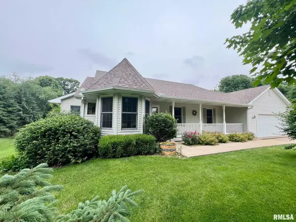 17231 Woodland Lakes DR, Petersburg, IL 62675