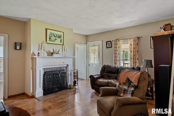 Lewistown, IL 61542,14455 E DUTCH HENRY RD