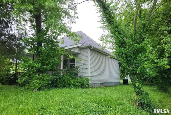 728 E ILLINOIS AVE, Carterville, IL 62918-2015