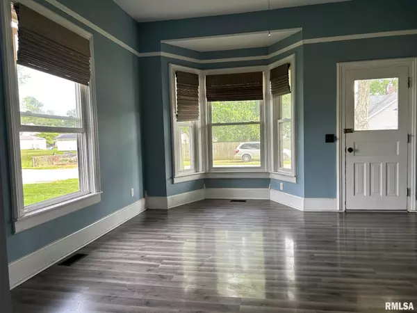 Auburn, IL 62629,726 W NORTH ST