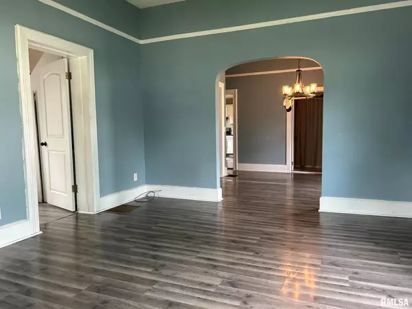 Auburn, IL 62629,726 W NORTH ST