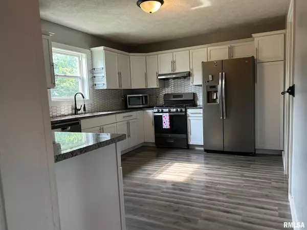 Auburn, IL 62629,726 W NORTH ST