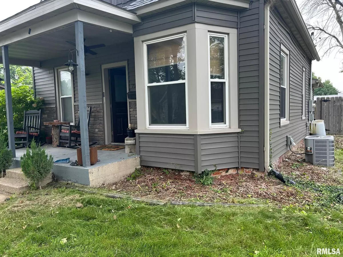 Auburn, IL 62629,726 W NORTH ST