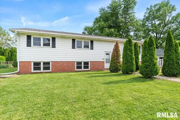 Auburn, IL 62615,403 E ADAMS ST