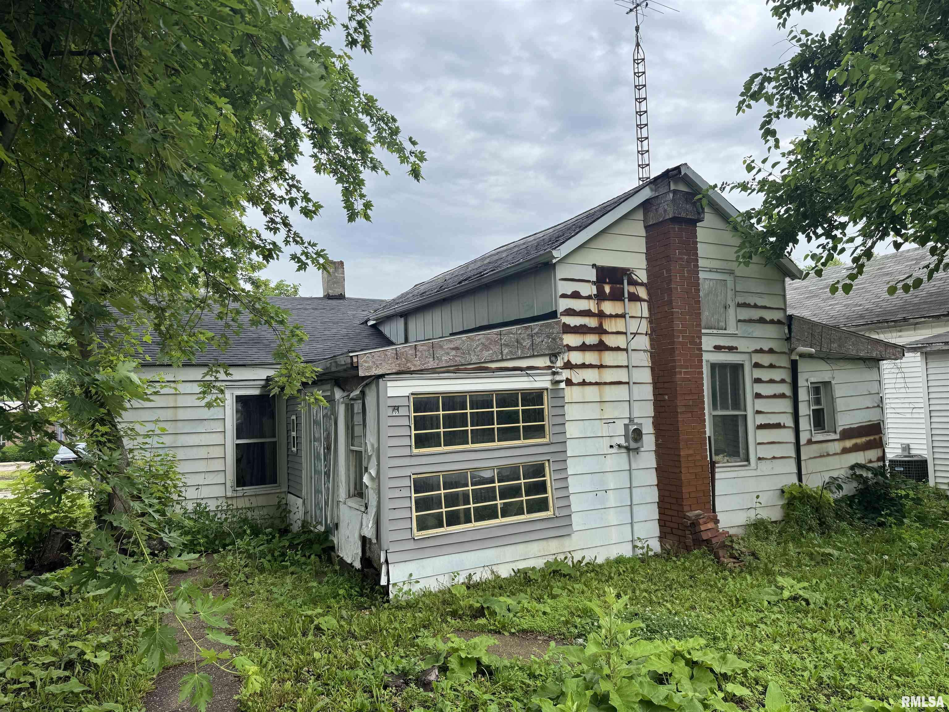 Lincoln, IL 62656,219 5TH ST