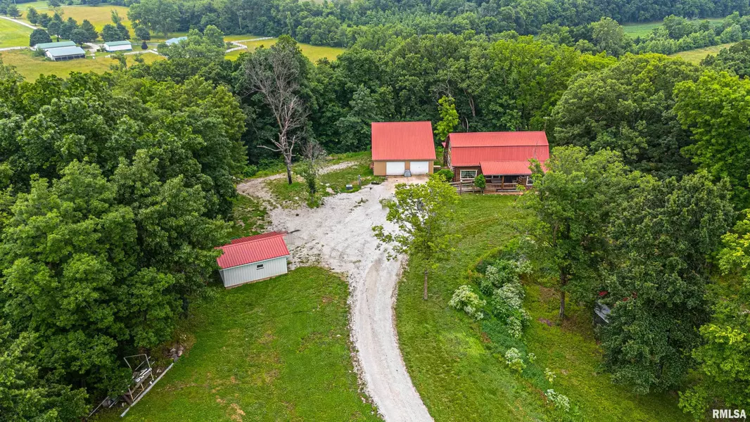5190 PARK RD, Clinton, IL 61727