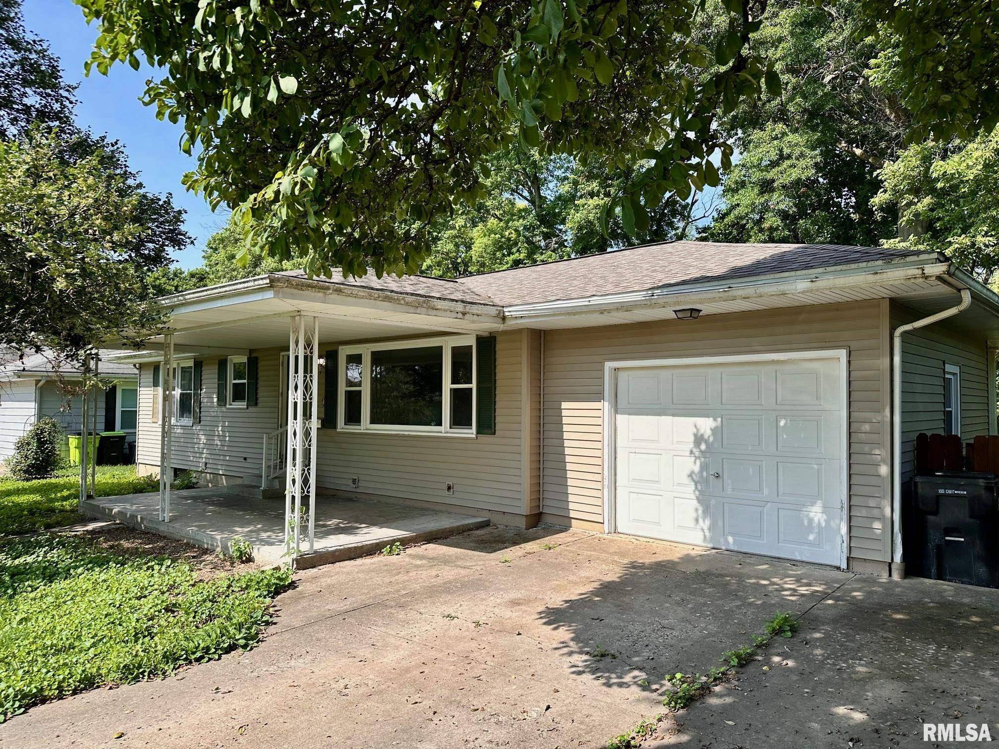 9 EDGEHILL CT, Jacksonville, IL 62650