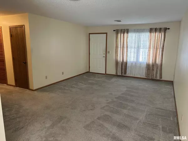 Taylorville, IL 62568,100 E Heights AVE #5