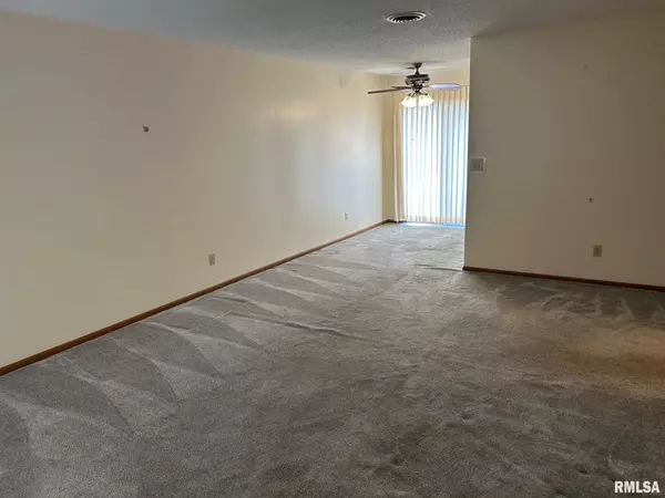 Taylorville, IL 62568,100 E Heights AVE #5