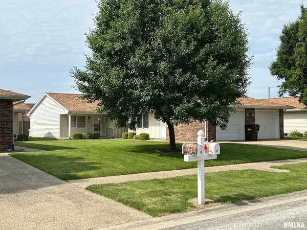 100 E Heights AVE #5, Taylorville, IL 62568