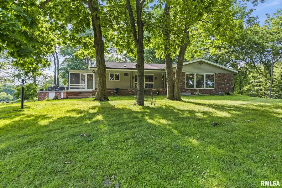 1847 New Salem Church RD, New Berlin, IL 62670