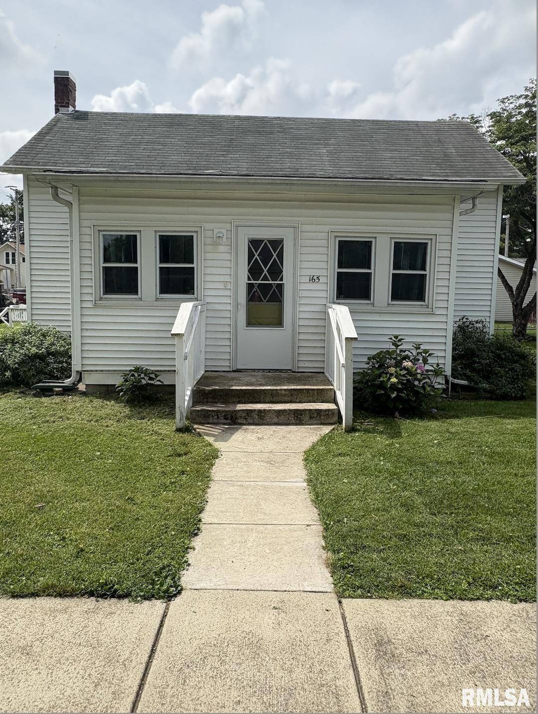 165 E LINCOLN ST, Greenview, IL 62642