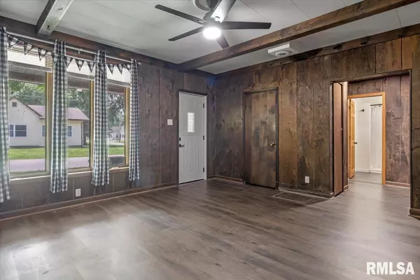 Athens, IL 62613,209 W MADISON ST