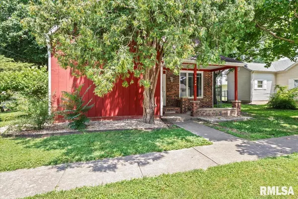 Athens, IL 62613,209 W MADISON ST