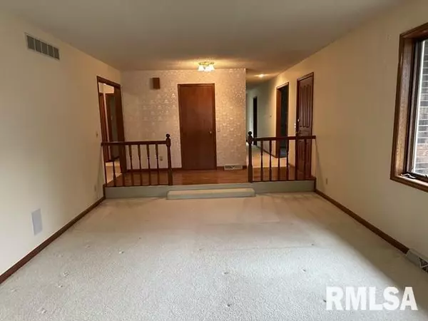 Springfield, IL 62704,2524 GREENBRIAR RD