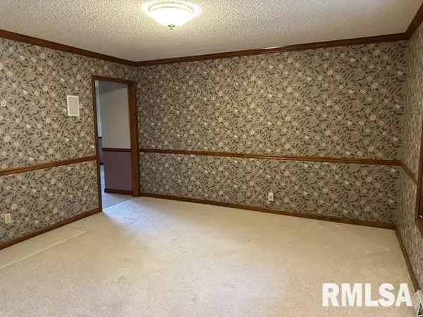Springfield, IL 62704,2524 GREENBRIAR RD