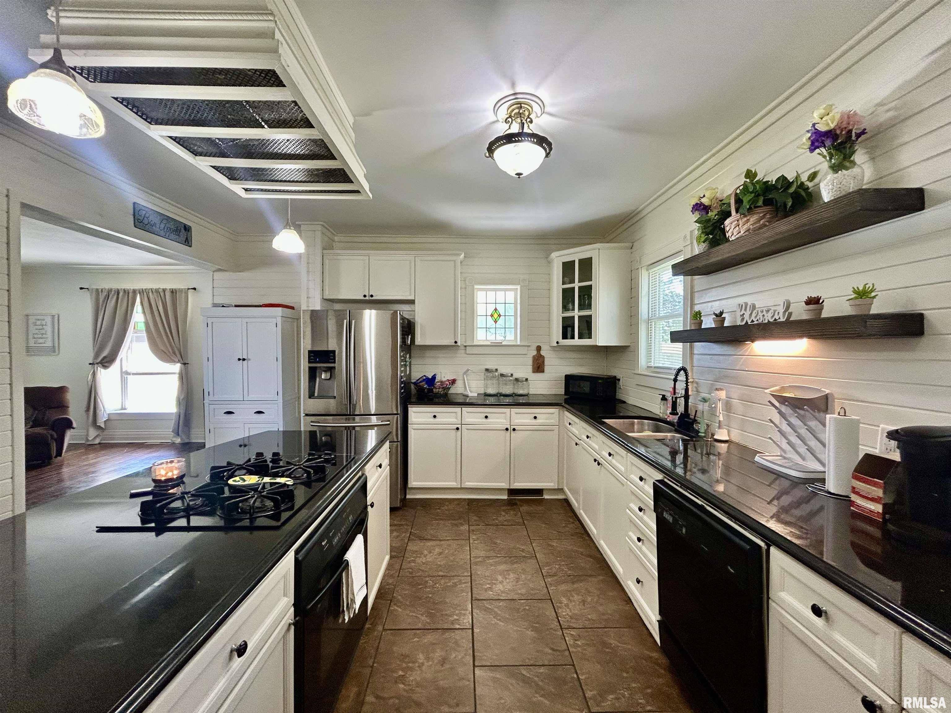 Assumption, IL 62510,120 S WALNUT ST