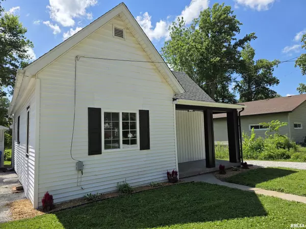 Athens, IL 62613,305 S ADAMS ST