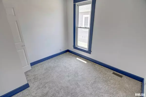 Taylorville, IL 62568,516 N PAWNEE ST