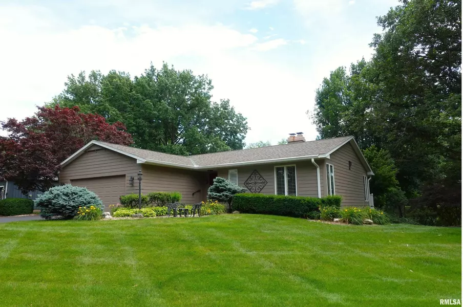 19 HIAWATHA LN, Galesburg, IL 61401
