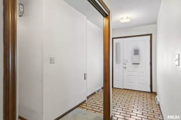 Springfield, IL 62703,16 ROOSEVELT RD