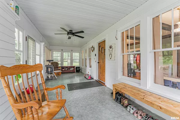 Mt Pulaski, IL 62548,114 N SPRING ST