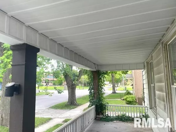 Springfield, IL 62702,929 W Governor ST