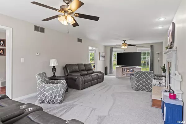 Athens, IL 62713,14231 PIONEER DR