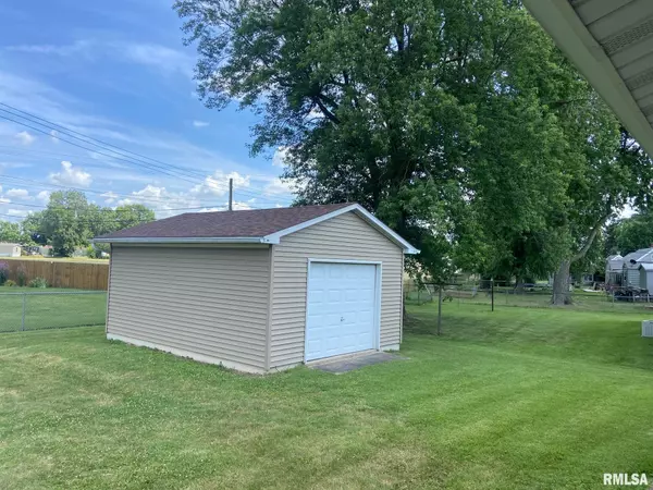 Taylorville, IL 62568,606 N Shumway ST