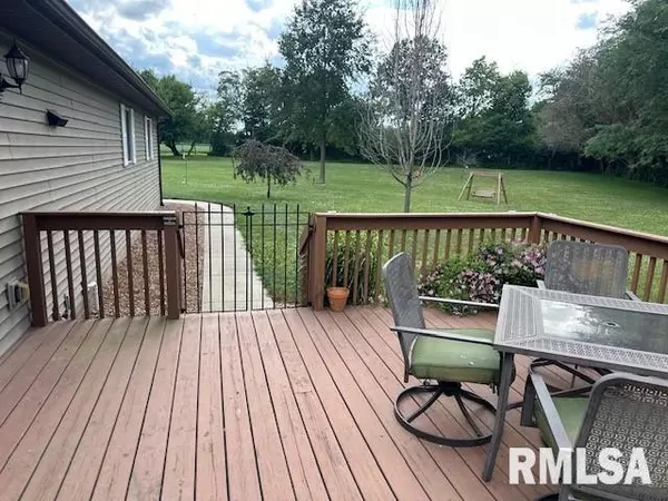 Taylorville, IL 62568,1211 N 1600 E RD