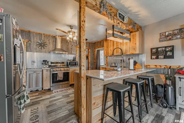 Mason City, IL 62664,525 N MAIN ST