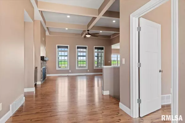 Sherman, IL 62684,825 Nine Rock RD