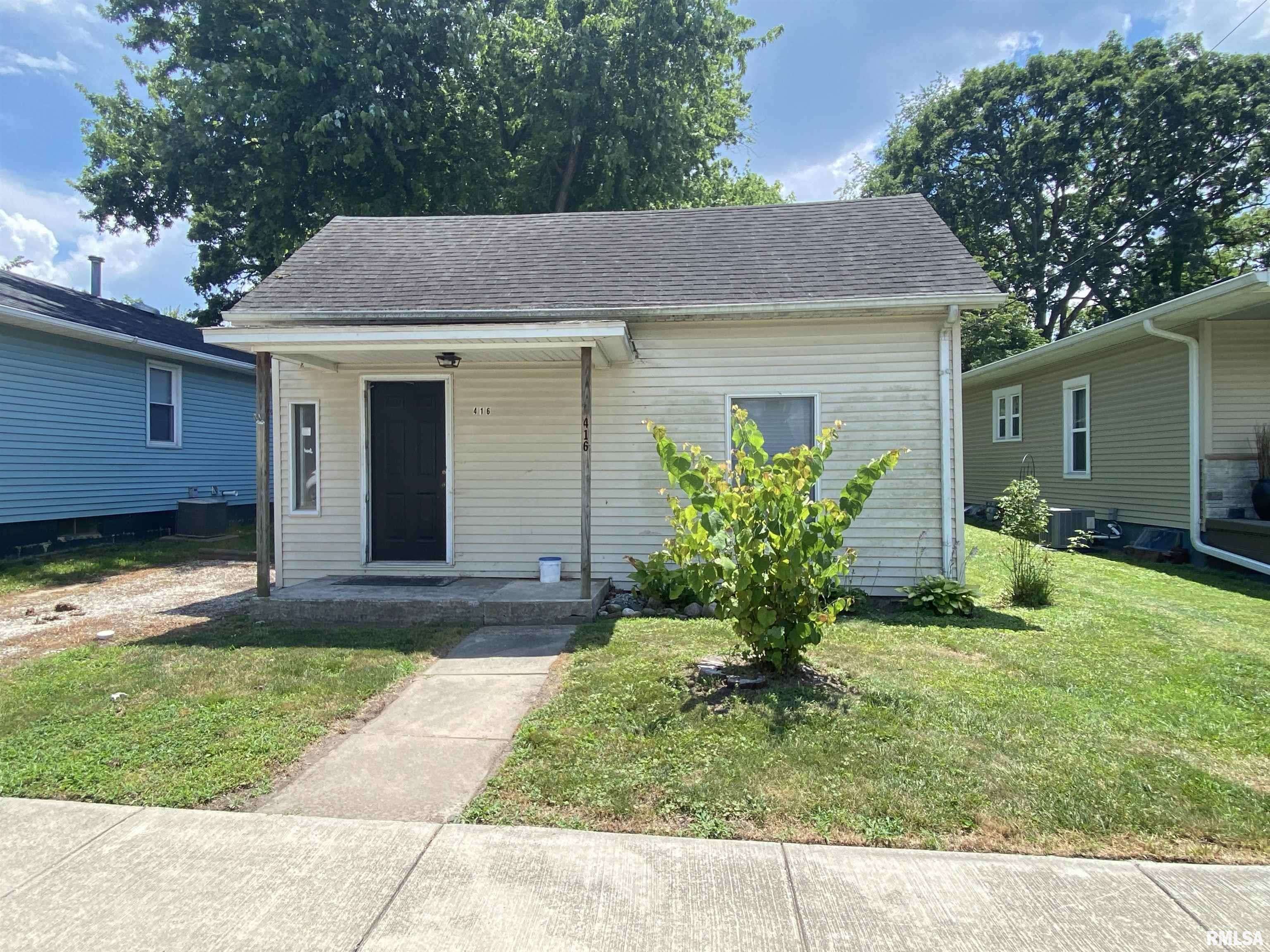 416 E WASHINGTON ST, Riverton, IL 62561