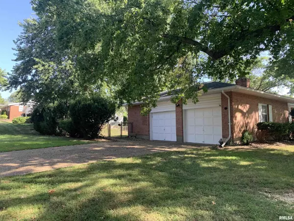 Quincy, IL 62301,1629 Curtis Creek RD