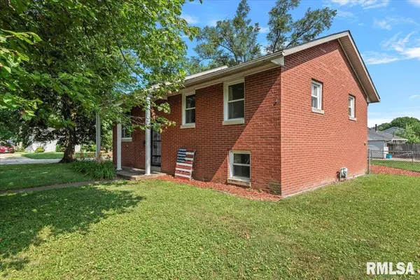 Springfield, IL 62703,2401 DEVONSHIRE RD