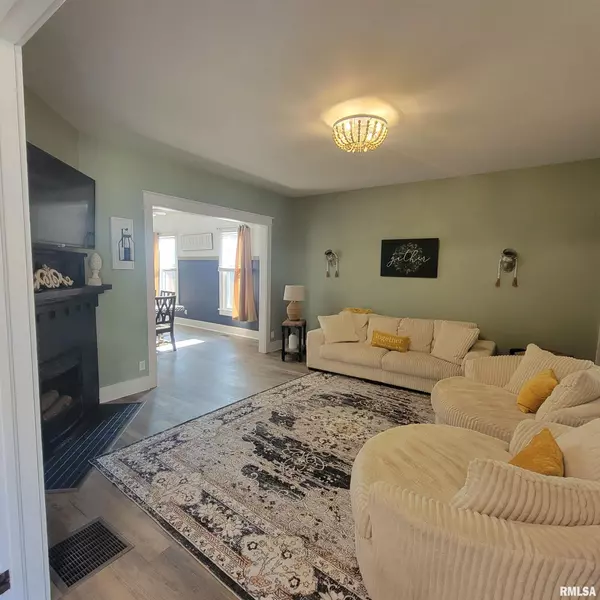 Carlinville, IL 62626,511 E 2ND SOUTH ST
