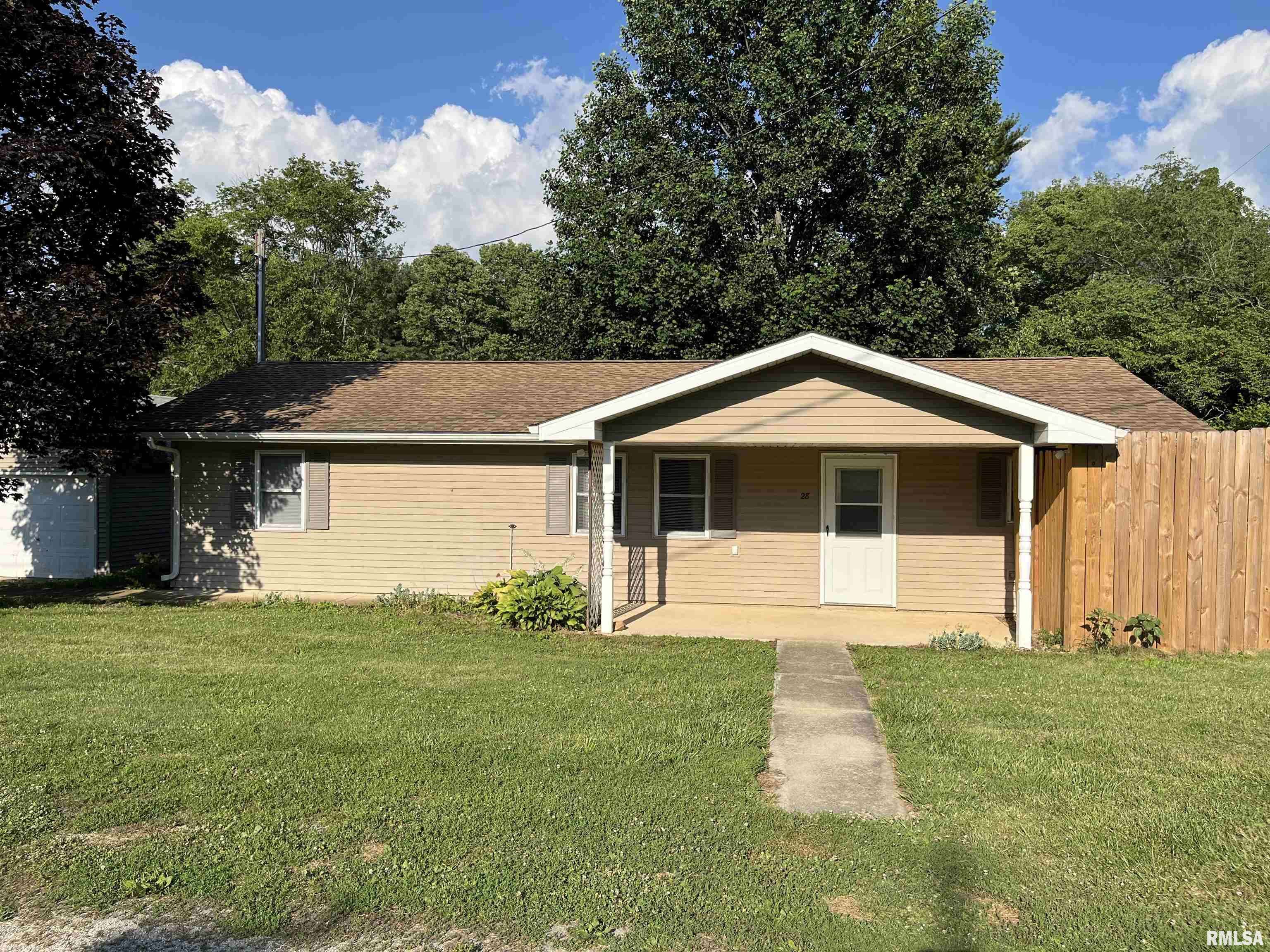 28 Albion ST, Lynnville, IL 62650