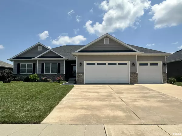 2804 Whiteside PL, Springfield, IL 62711