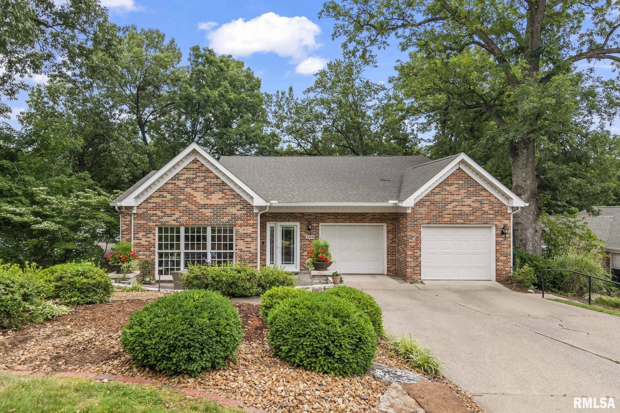 2109 Timbercrest DR, Springfield, IL 62702