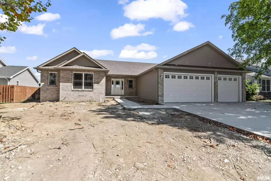 6200 Wind Tree RD, Springfield, IL 62712
